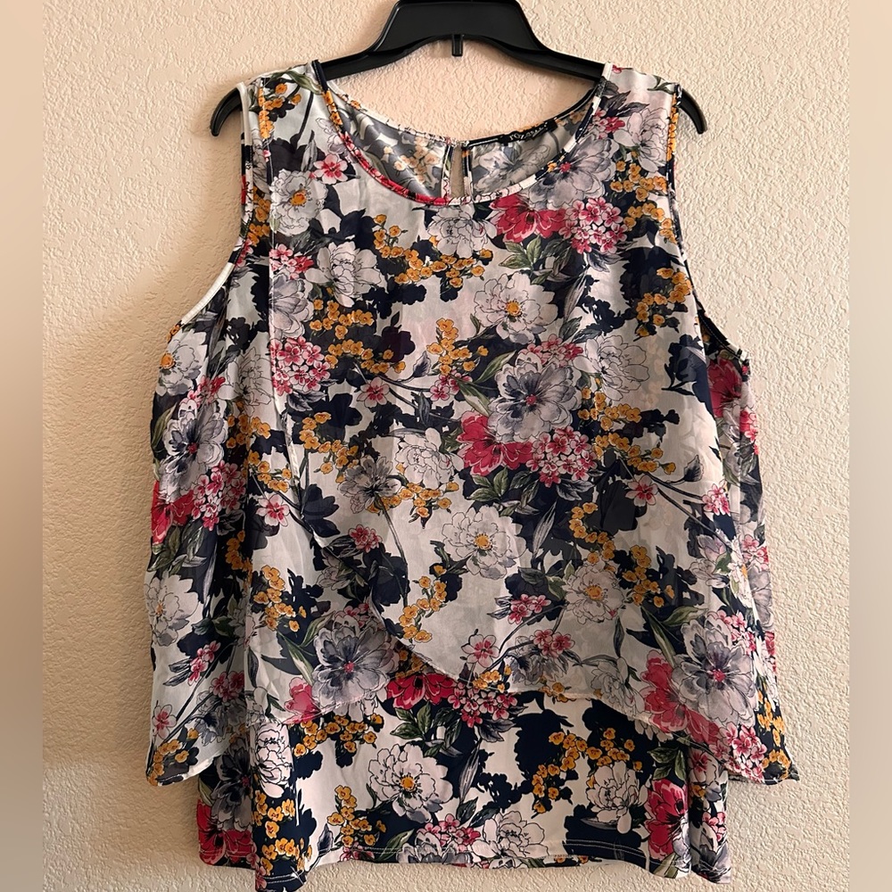 Women's blouse size 2X.